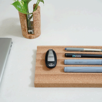 CORK STRIPED ORGANIZER TRAY