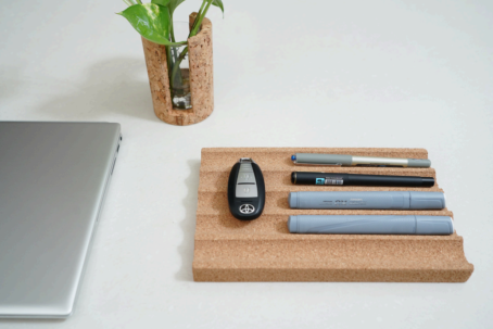 CORK STRIPED ORGANIZER TRAY